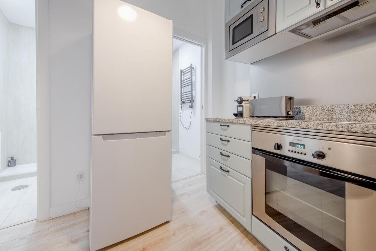 Premium Apt Para 9P En C/Olmo - Centro De Madrid Eksteriør bilde